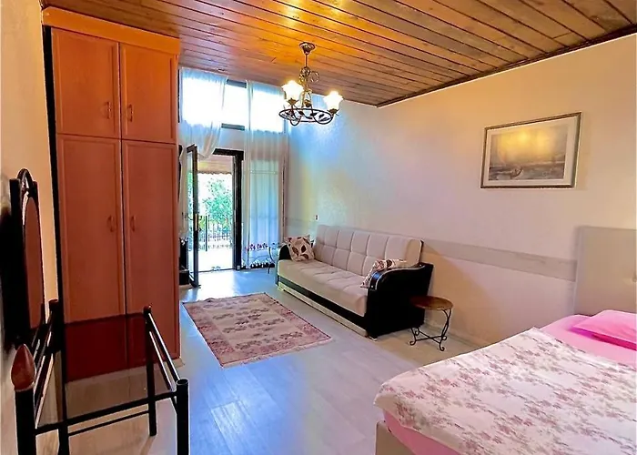 Beachwood Villas * 말마리스